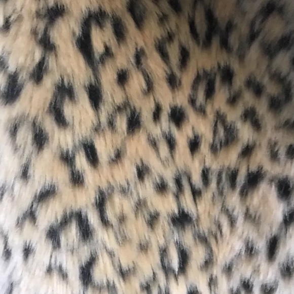 H&M girls faux fur leopard vest sz 10–11 - Picture 4 of 5